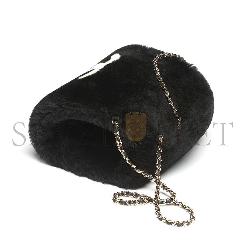 CHANEL MUFF AAB314 (25*23cm)